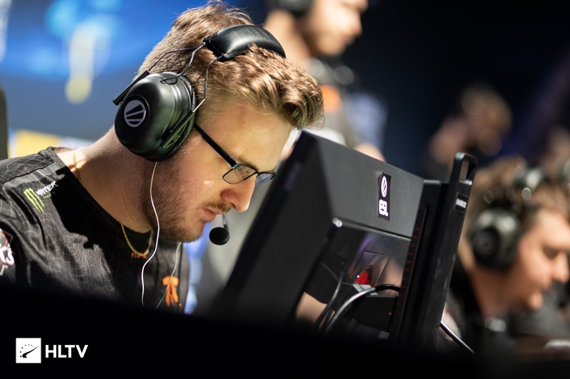 Fnatic management will send smooya to the reserves.