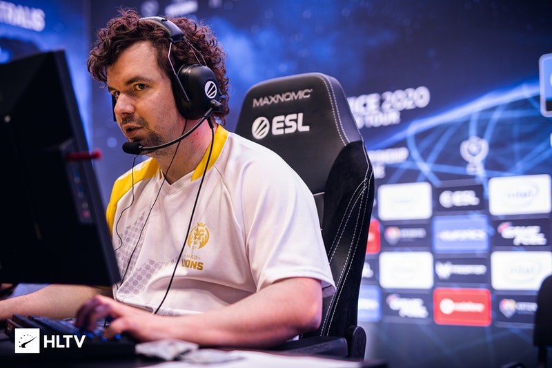 HUNDEN claims Heroic players knew about the use of the coaching bug