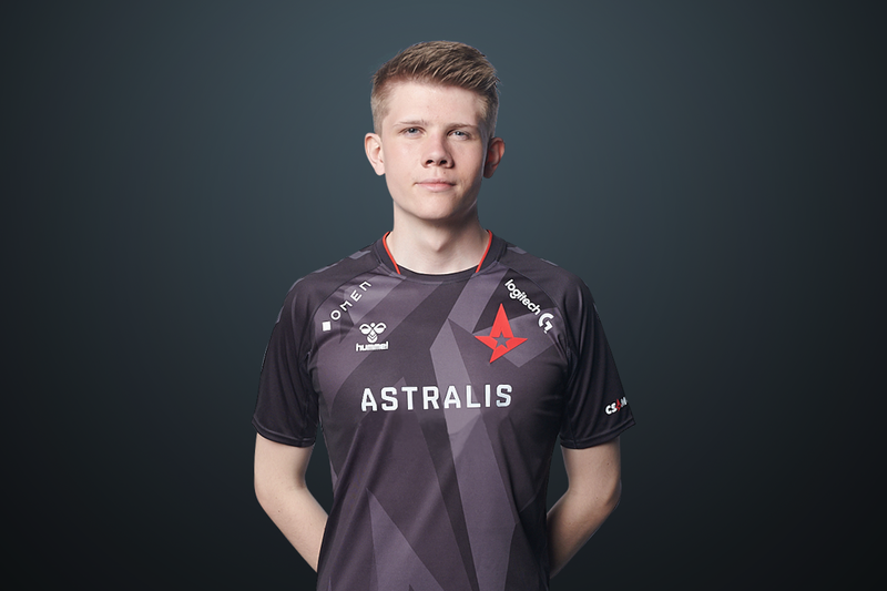 Astralis will change its approach to using a six-person roaster