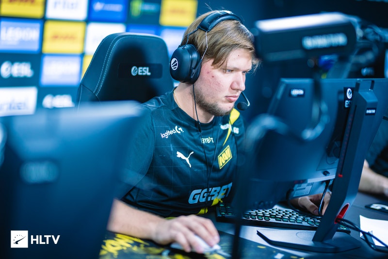 s1mple has extended his contract with NAVI for 3 years