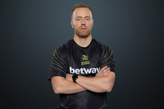 NIP coach to miss BLAST Premier Fall group stage due to personal circumstances
