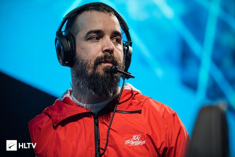 EXTREMEMUM coach has become a free agent