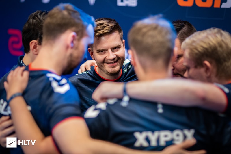Astralis kept their chances of advancing to the next round of the majors alive with a win over GODSENT