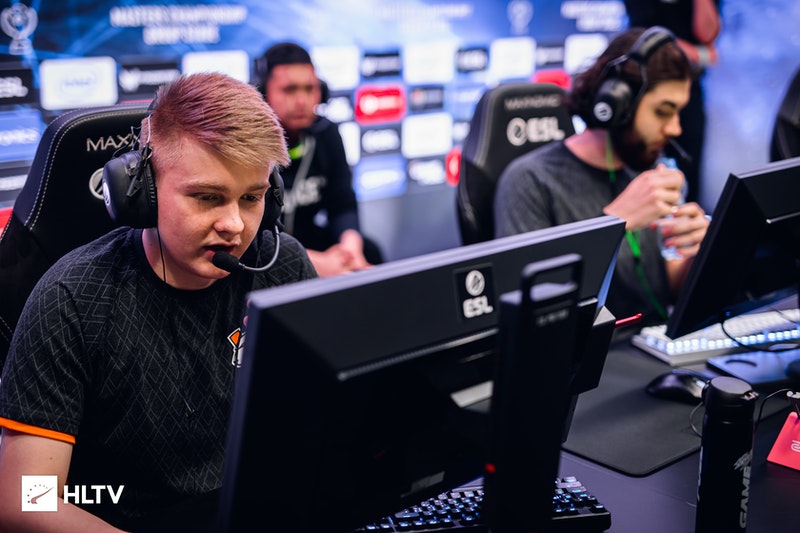 Virtus.pro wins Pinnacle Fall Series 1 and earns a spot on LAN Sweet LAN